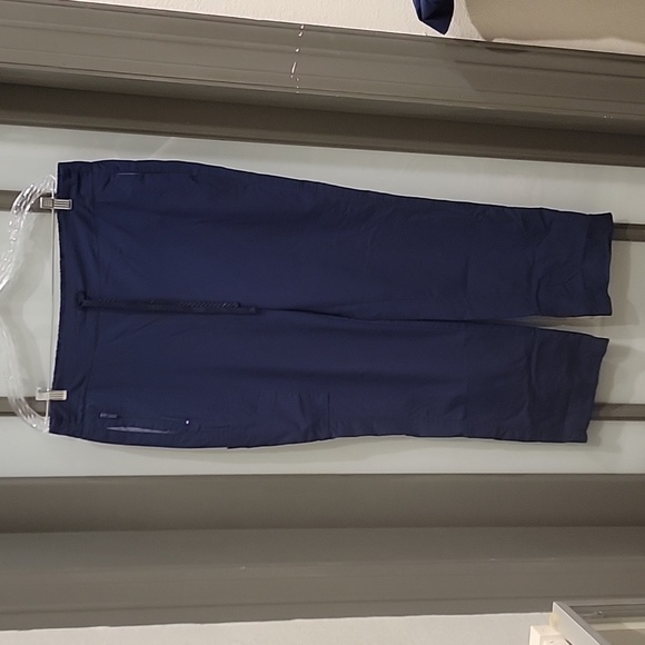 Motion Scrubs Set - Picture 4 of 7